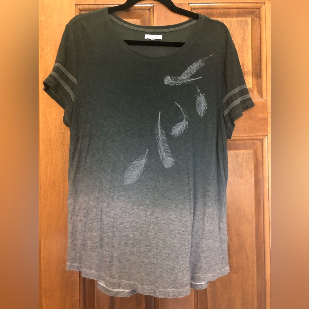 Women’s Large dressy T Shirt